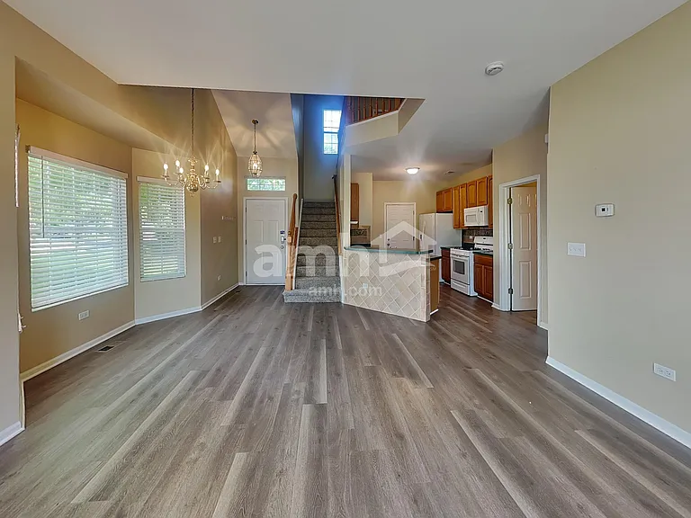 1437 White Pine Ln — Photo 5