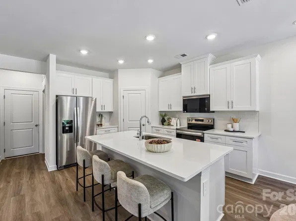 2088 Sunflower Cir, Newton, NC 28658