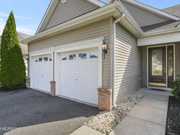 308 Damiano Way, Lakewood, NJ 08701