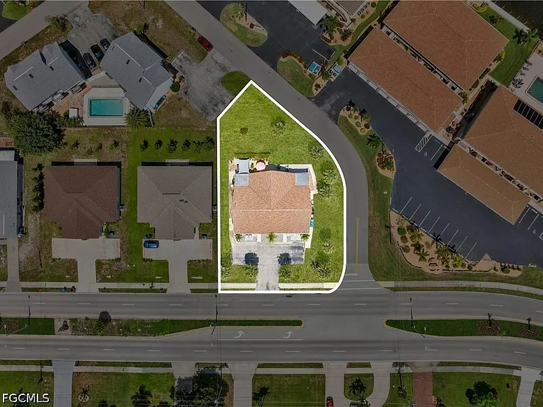 4353 Country Club Blvd #B — Photo 17