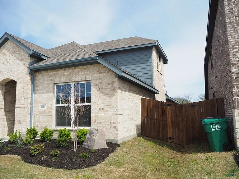 2201 Yellowhammer Rd — Photo 3