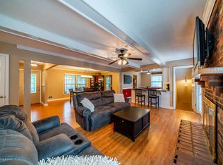 7314 Honiasant Rd, Louisville, KY 40214