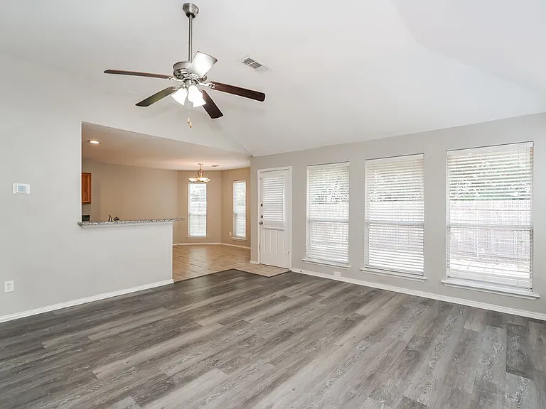 809 Pace Dr — Photo 7