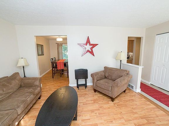 5th image of 2035 Sequoia St
