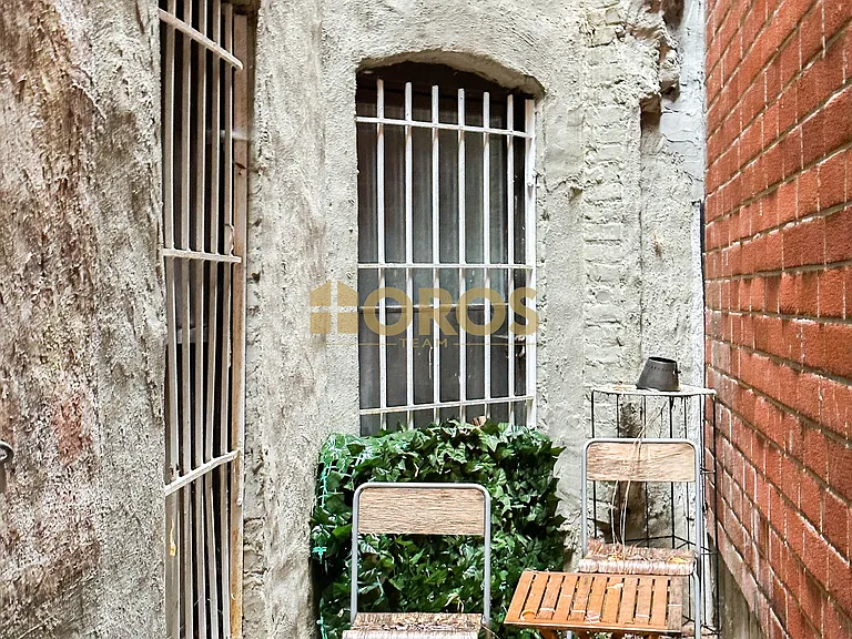 533 E 5th St #G1 — Photo 1