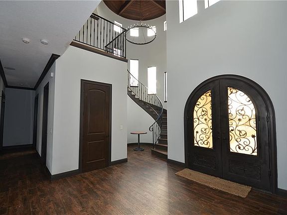4th image of 10112 Colt Ln