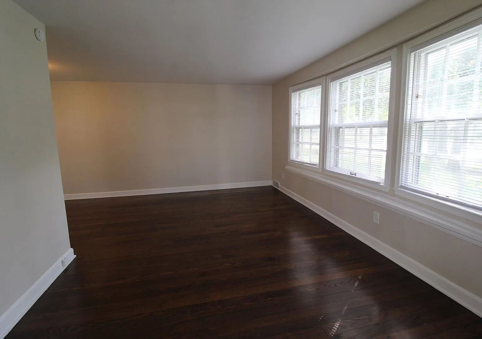 One Bedroom Duplex in North Kansas City — Photo 2