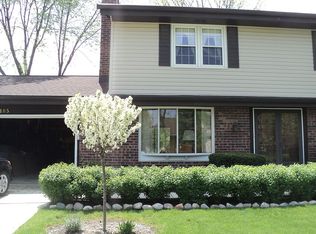 15465 W Harcove Dr, New Berlin, WI 53151