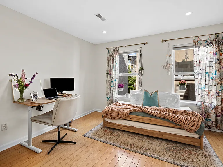1129 N Orianna St — Photo 25