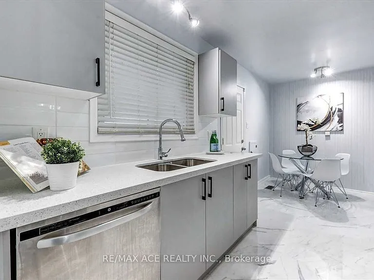 1 Wagner Dr — Photo 12
