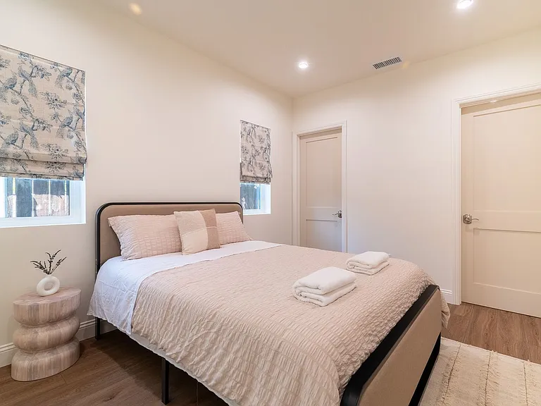 613 W Olive Ave #1 — Photo 51