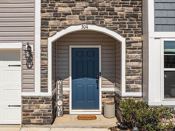 4th image of 304 Videre Woods Ct