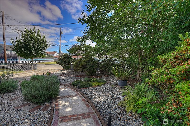 3rd image of 505 N B Street