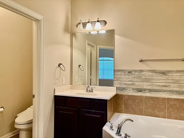 4654 Penelope Ln — Photo 16