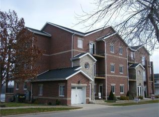 305 N Riverview St, Bellevue, IA 52031