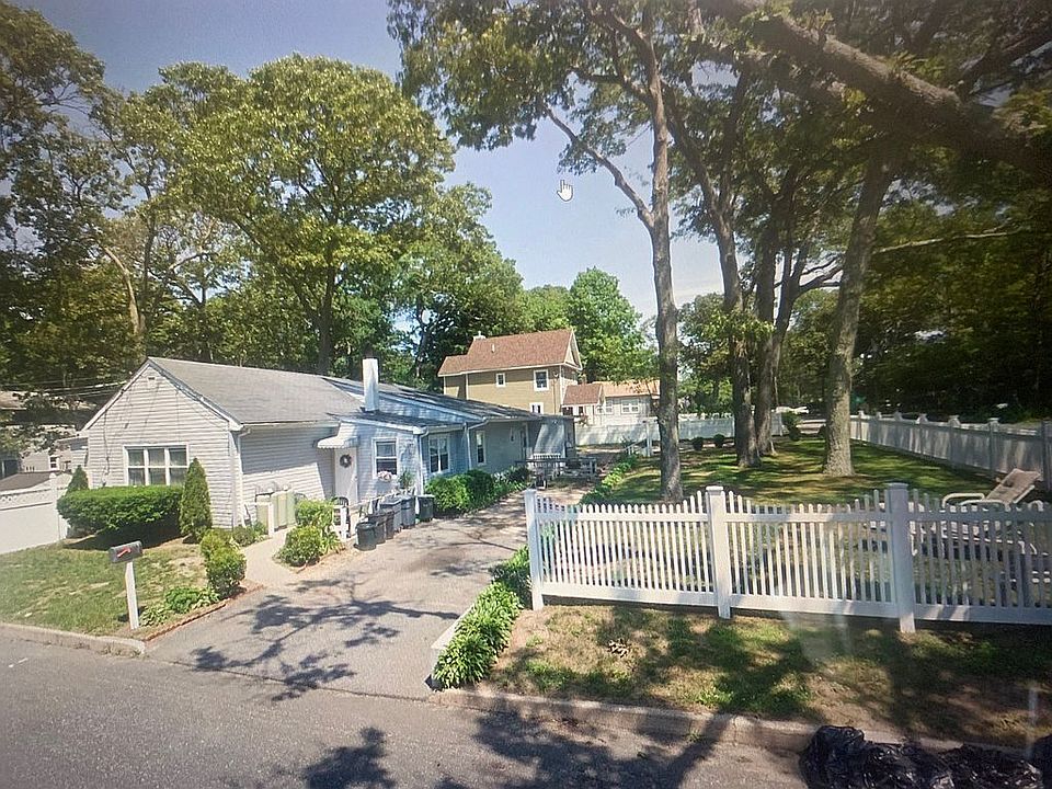 1st image of 21 Lindell Ave