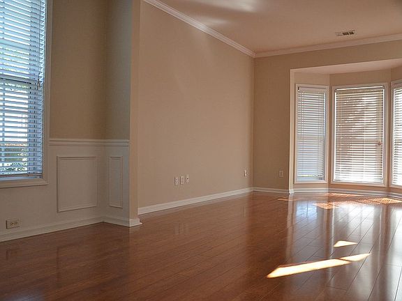 5th image of 271 Ivy Manor Dr NW