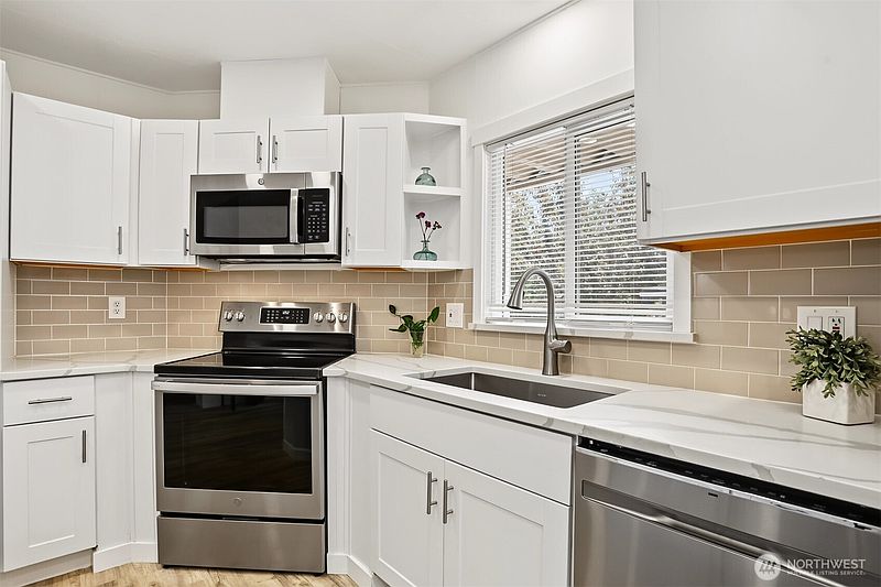 4th image of 1121 244th Street SW #6