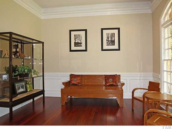 5th image of 2106 Vintage Hill Dr