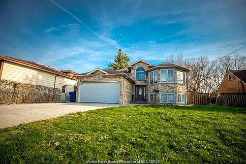 569 Cabana Rd E #LOWER Photo 1