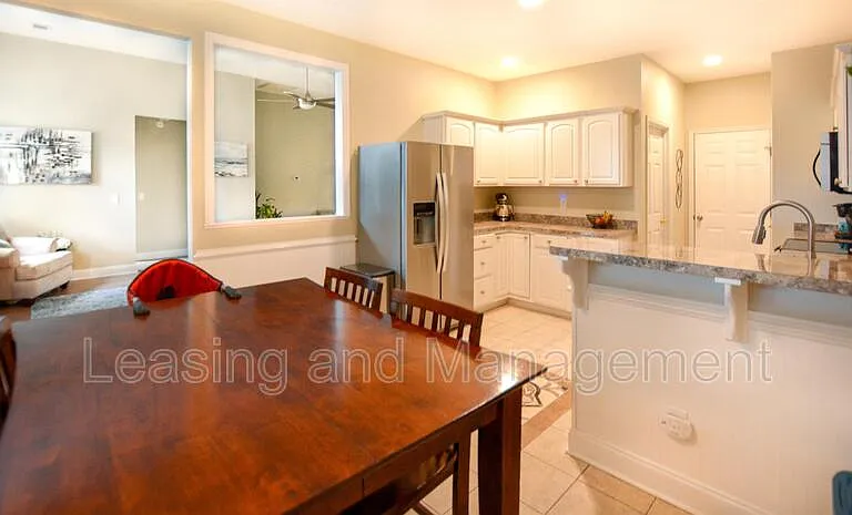 107 Hialeah Ct — Photo 3