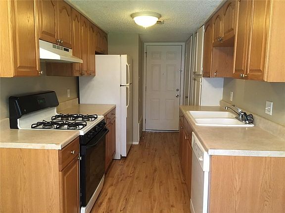 5th image of 408 Vista West Ct #A