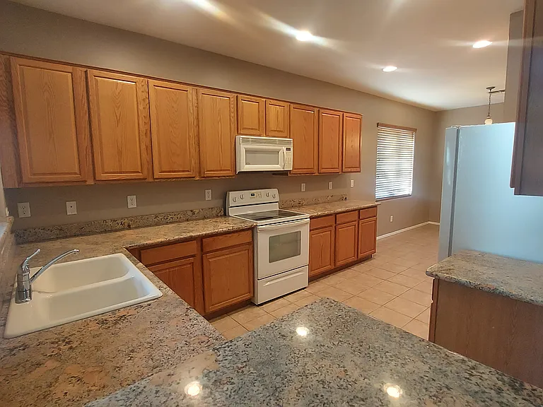 4147 S Bandit Ct — Photo 2