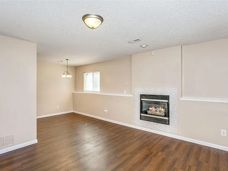 539 S Robin Rd #C — Photo 3