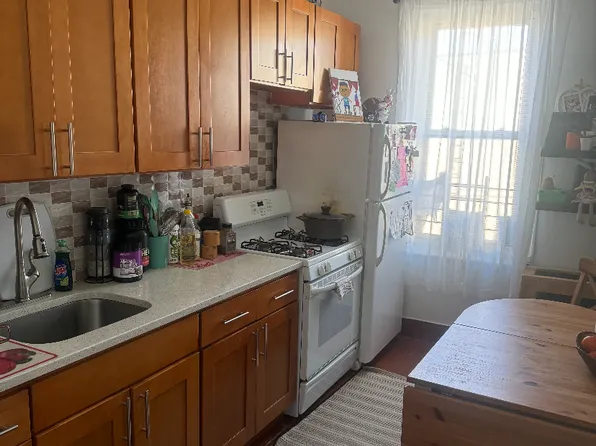 6615 Myrtle Ave, Glendale, NY