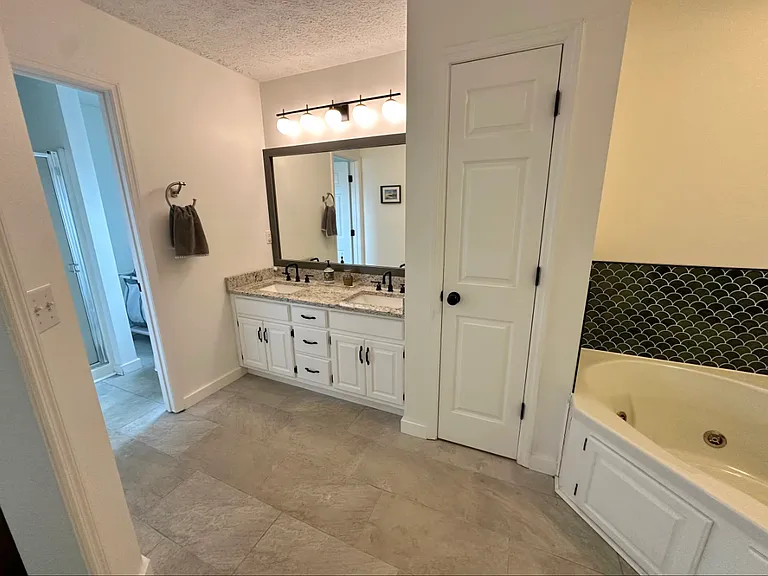 7911 Hamilton Mill Dr — Photo 25