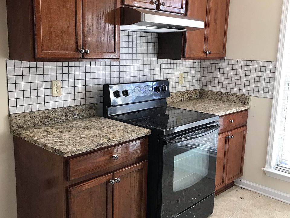 2nd image of 926 Divi Ln