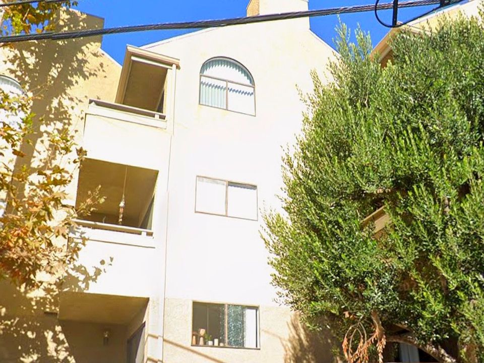 1st image of 4276 S Centinela Ave #1824