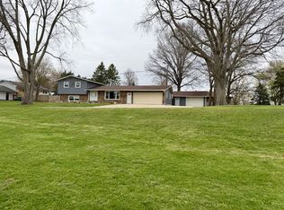 702 S Grant St, Clinton, IL