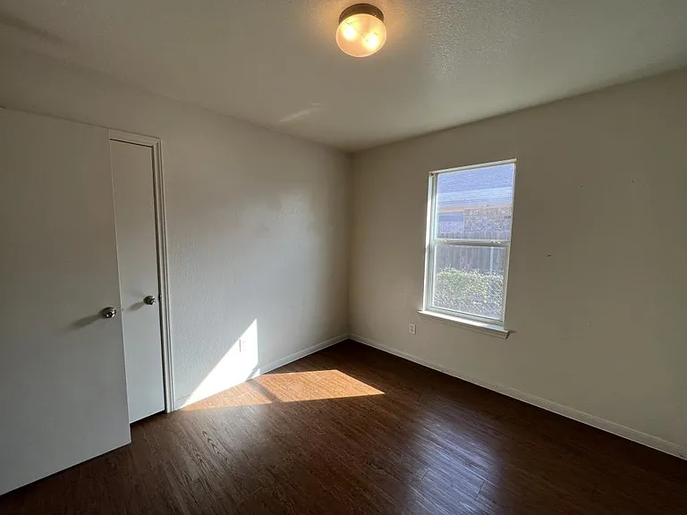 601B Bermuda — Photo 8