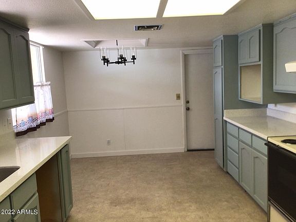 4th image of 2531 W Dahlia Dr