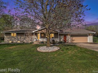 6817 Clintonville Rd, Clarkston, MI 48348