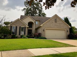 1679 Tall Tree Dr, Trenton, MI 48183