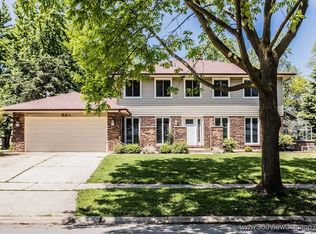 824 62nd St, Downers Grove, IL 60516