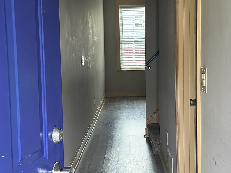 414 Borland St — Photo 2