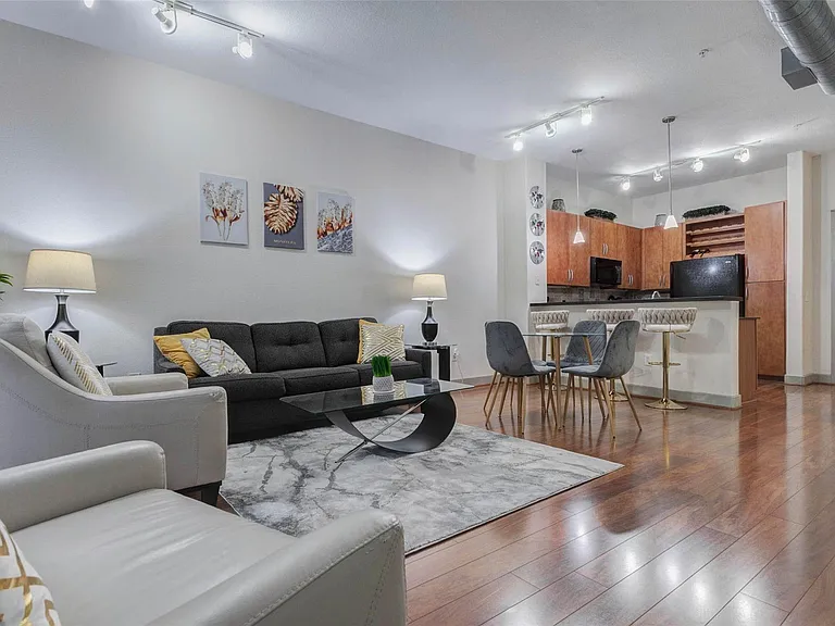 1901 Post Oak Blvd #1106 — Photo 14