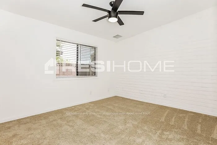 1314 E Del Rio Dr — Photo 11