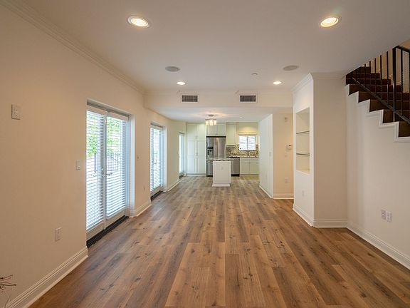 3rd image of 1529 S Beverly Dr Unit 1