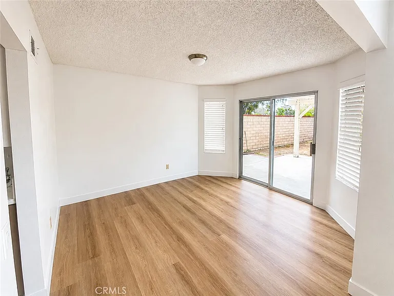15583 Oak Springs Rd — Photo 17