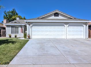 290 San Tropez Dr, Hollister, CA 95023