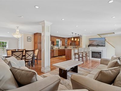 2 Ross Road, Babylon, NY, 11702