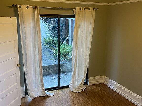 3rd image of 834 Green St #834B