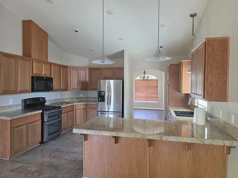 1458 Cardiff Dr — Photo 4