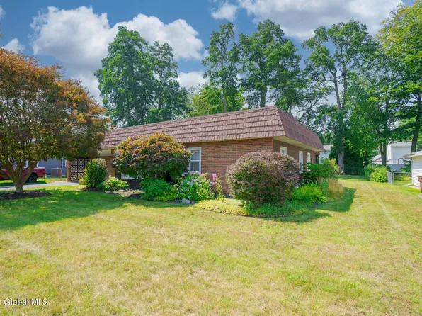 3441 Gari Lane, Schenectady, NY 12303