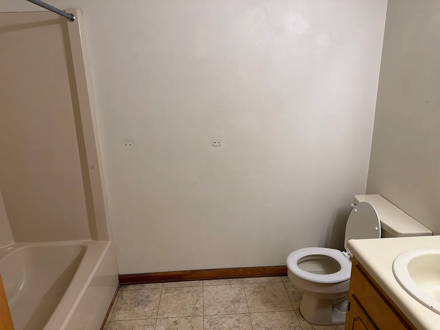 129 River Oaks Commons Ave — Photo 4