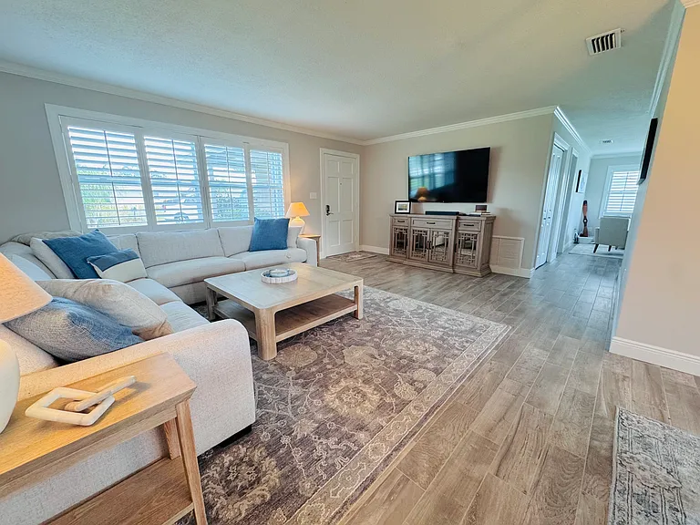 13926 Sunset Dr — Photo 5